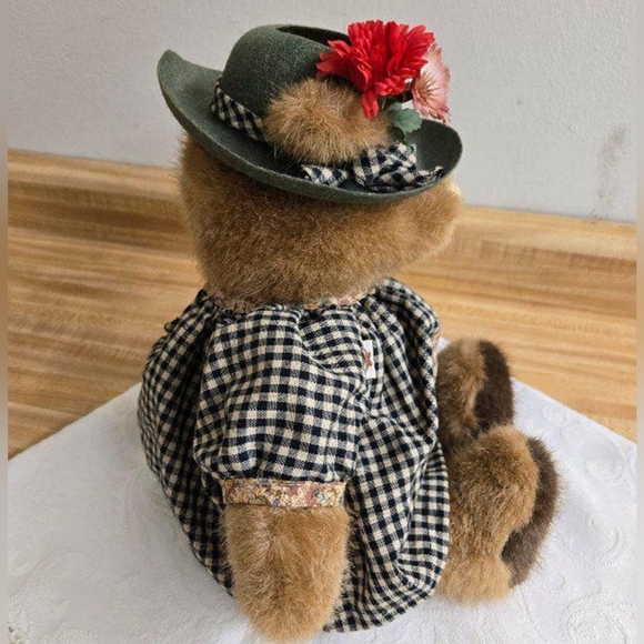 Vtg. Gund Bear Tails lady Ms. Teddy gingham dress, hat, 1985 - Picture 7 of 9